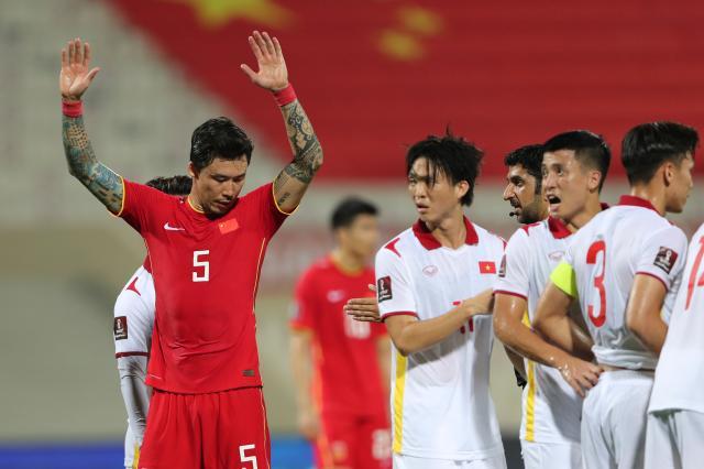 世界杯官方平台入口-打出威胁却机会寥寥 国足苦练的定位球何时显灵？